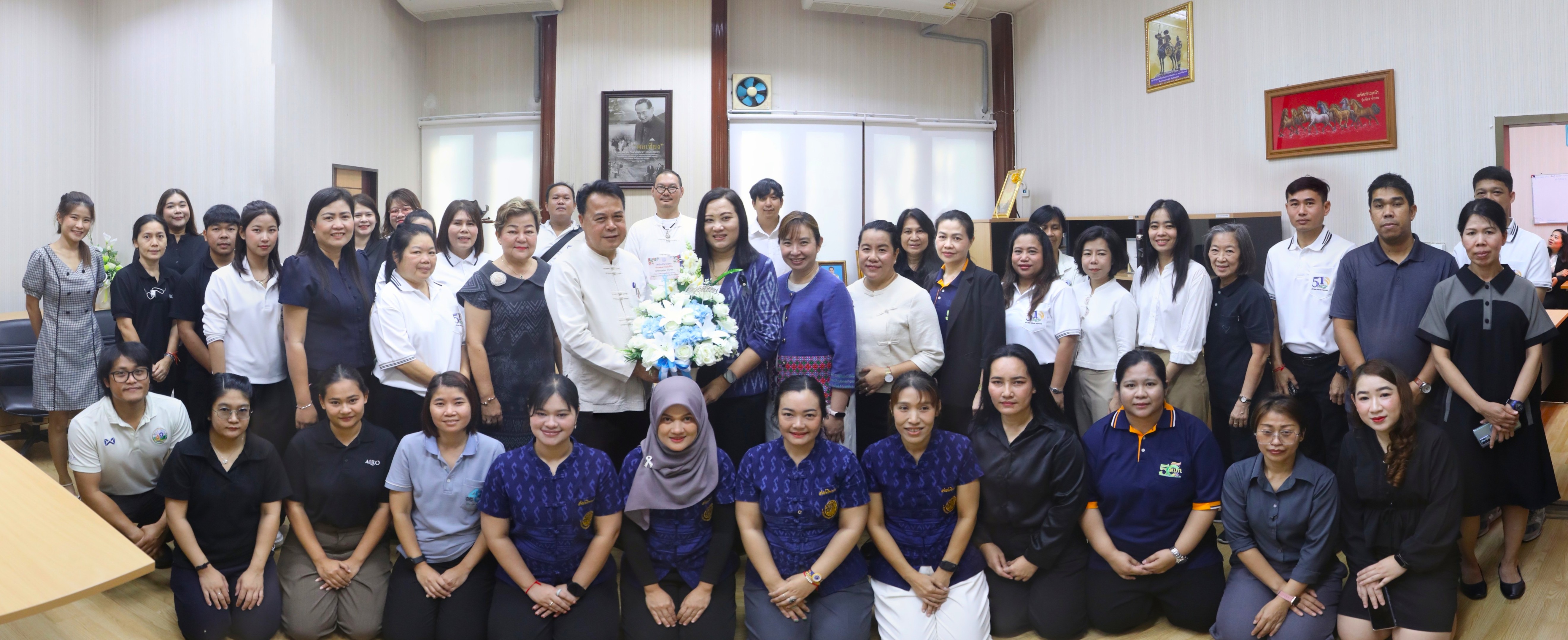 title - รองเลขาธิการ ส.ป.ก. สักการะสิ่งศักดิ์สิทธิ์ประจำ ส.ป.ก. เนื่องในโอกาสเข้ารับตำแหน่งใหม่